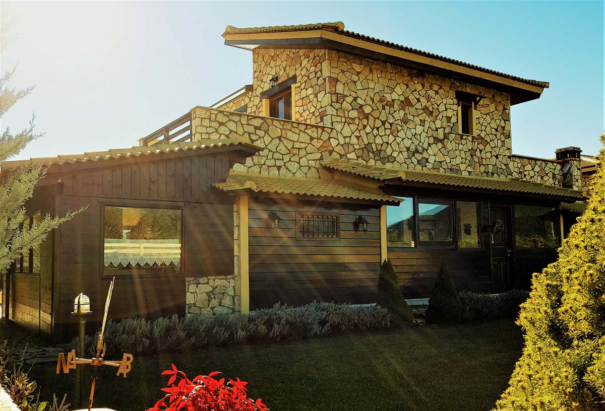 Mountain Chalet Livadi, σαλέ για 8 άτομα στο Λιβάδι Αράχωβας