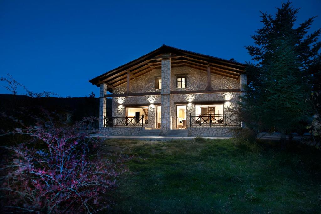 Parnassos Chalets, σαλέ στο Λιβάδι Αράχωβας